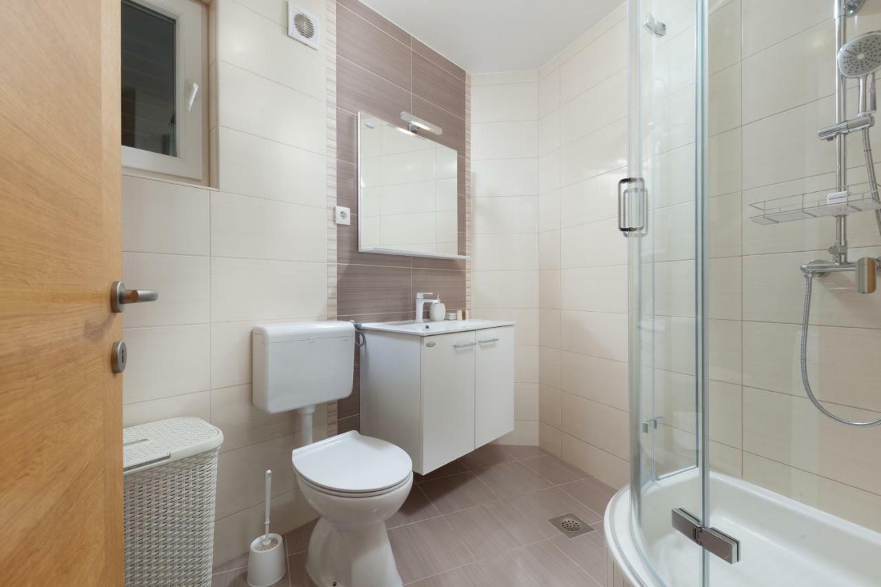 Andrea Apartment Макарска Екстериор снимка